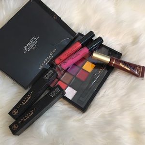 ON SALEAnastasia Beverly Hills Makeup Bundle